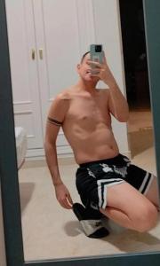 661271020: Chico busca chica en Málaga