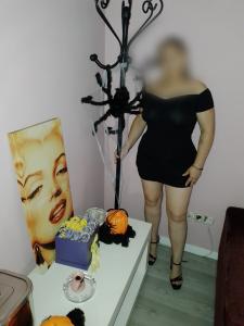 697534058: Chica busca chico en Madrid