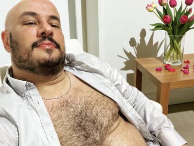 677045794: Chico busca chica en Valencia