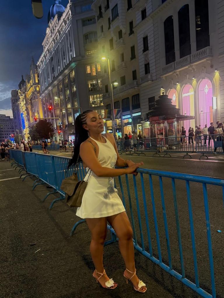 672536649: Chica busca chico en Madrid