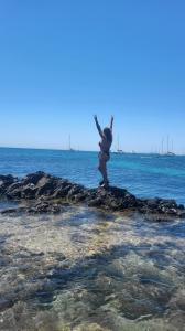 614961799: Chica busca chico en Barcelona