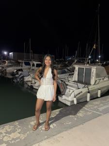 722730619: Chica busca chico en Madrid