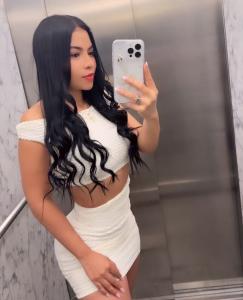 677526358: Chica busca chico en Navarra