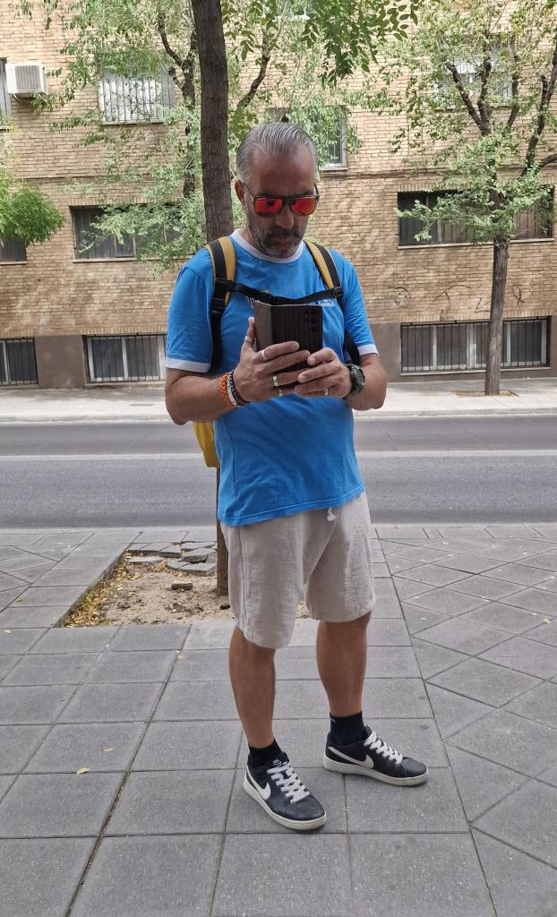 Chico busca chica en Granada: 