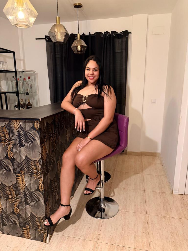 617746381: Chica busca chico en Madrid