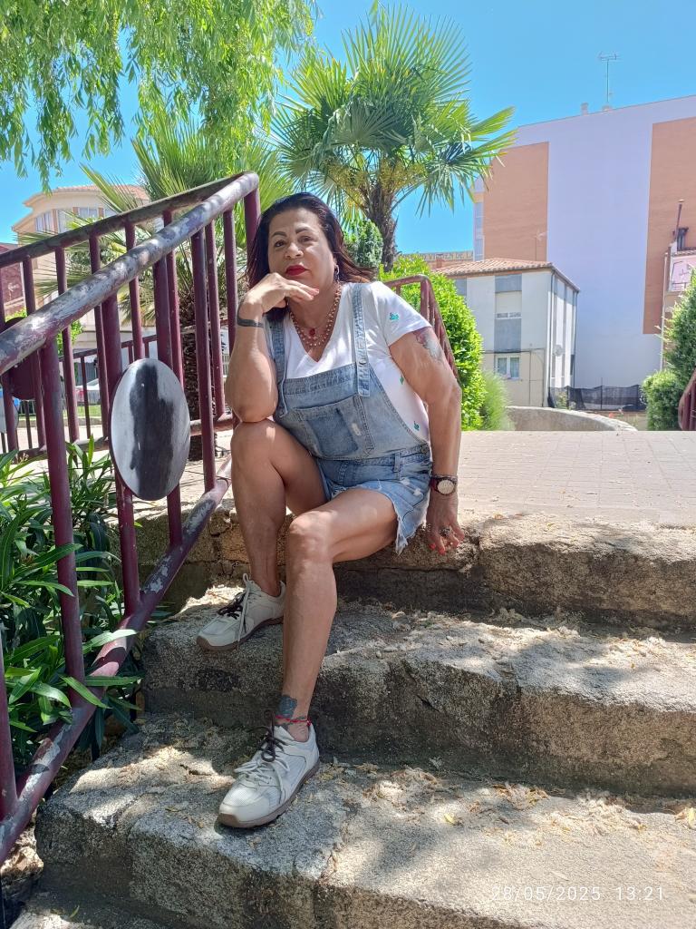 605441210: Chica busca chico en Pontevedra