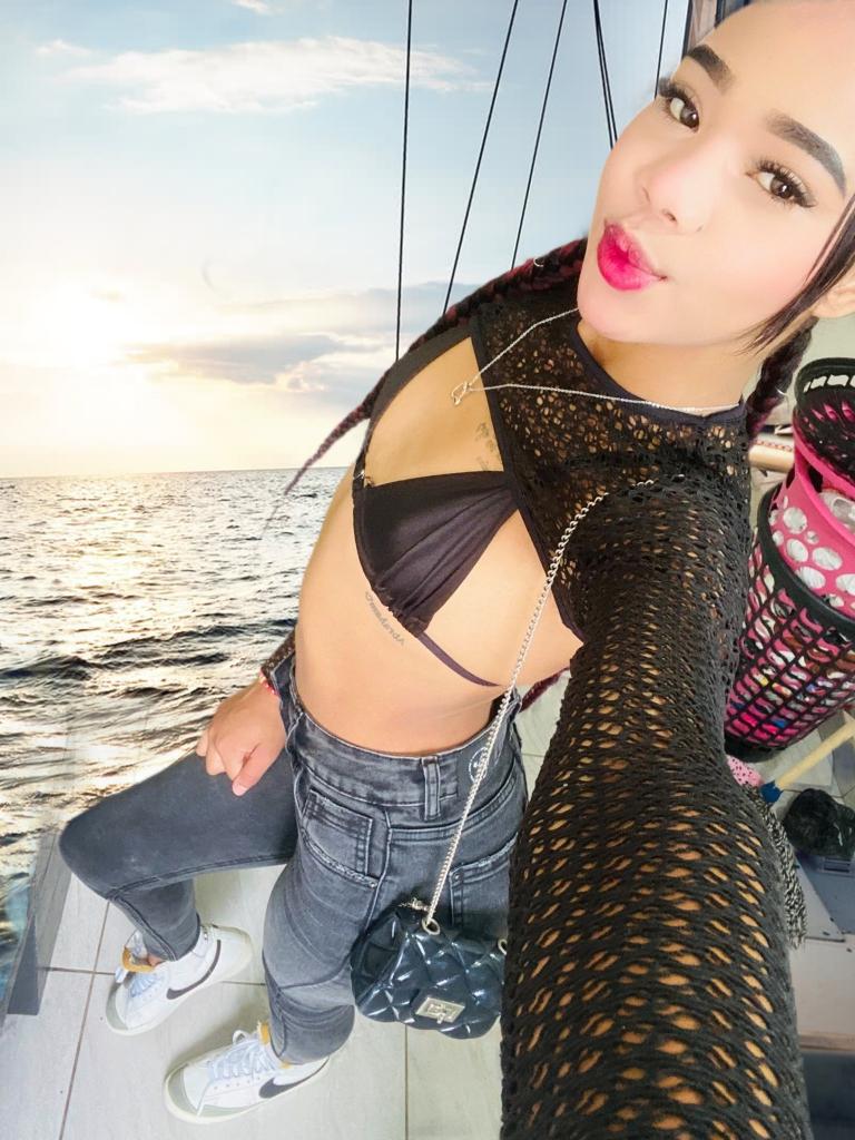 676463299: Chica busca chico en Pontevedra