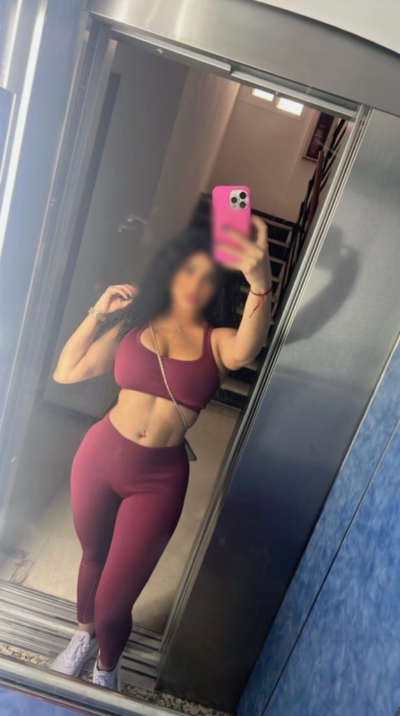 663159796: Chica busca chico en Málaga