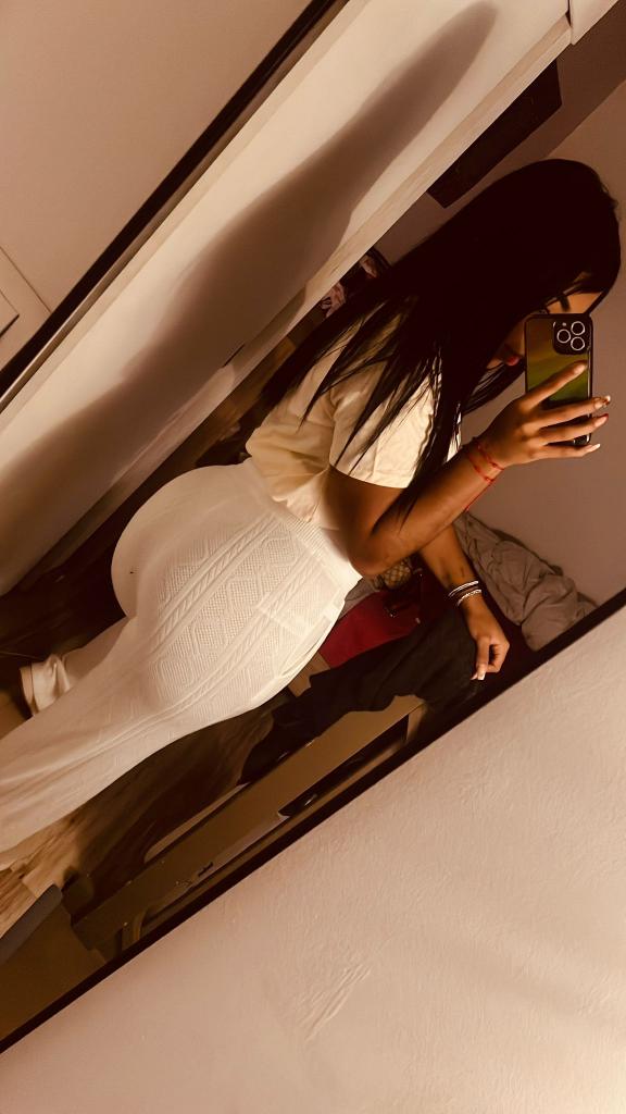 Chica busca chico en Almería: 