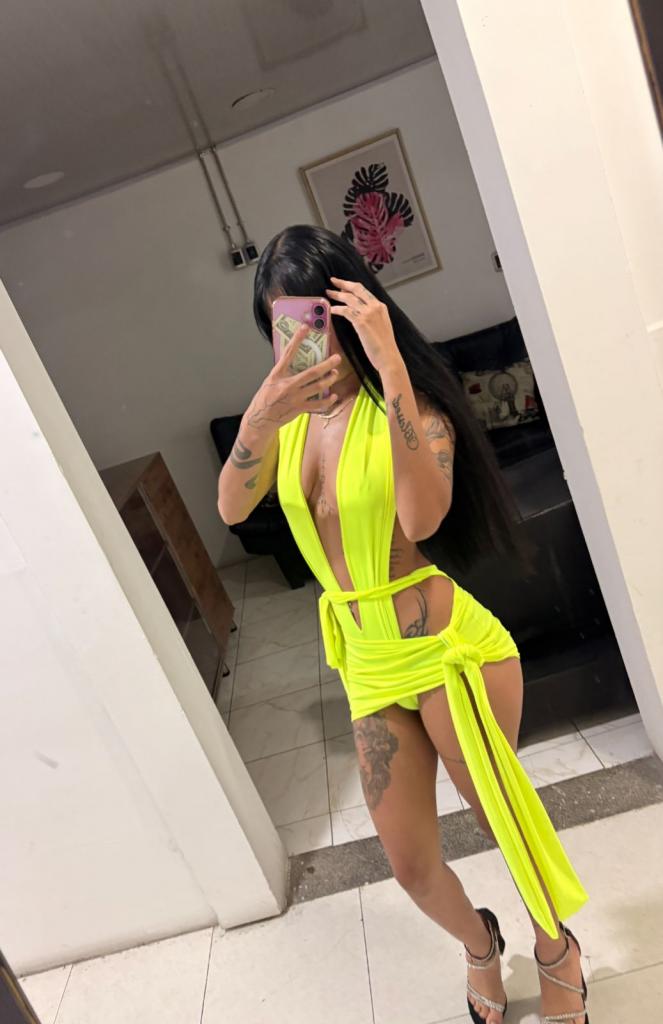 647315397: Chica busca chico en Madrid