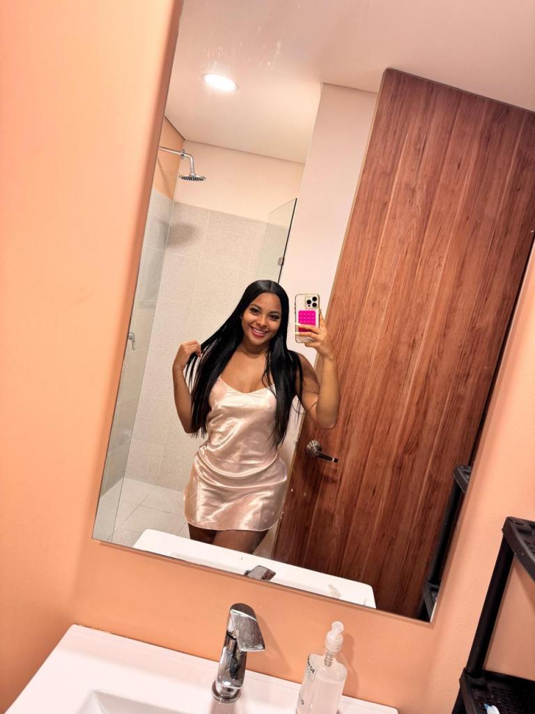 695805076: Chica busca chico en Salamanca