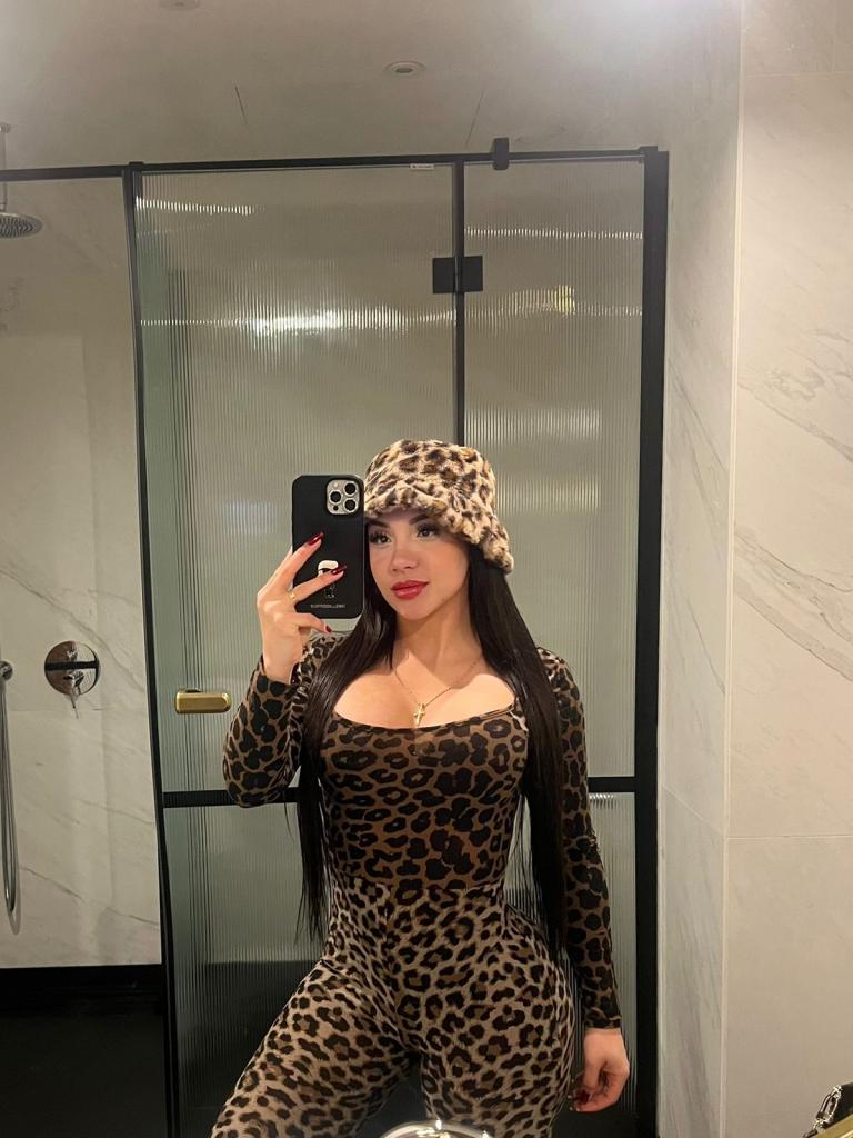 695498521: Chica busca chico en Valencia