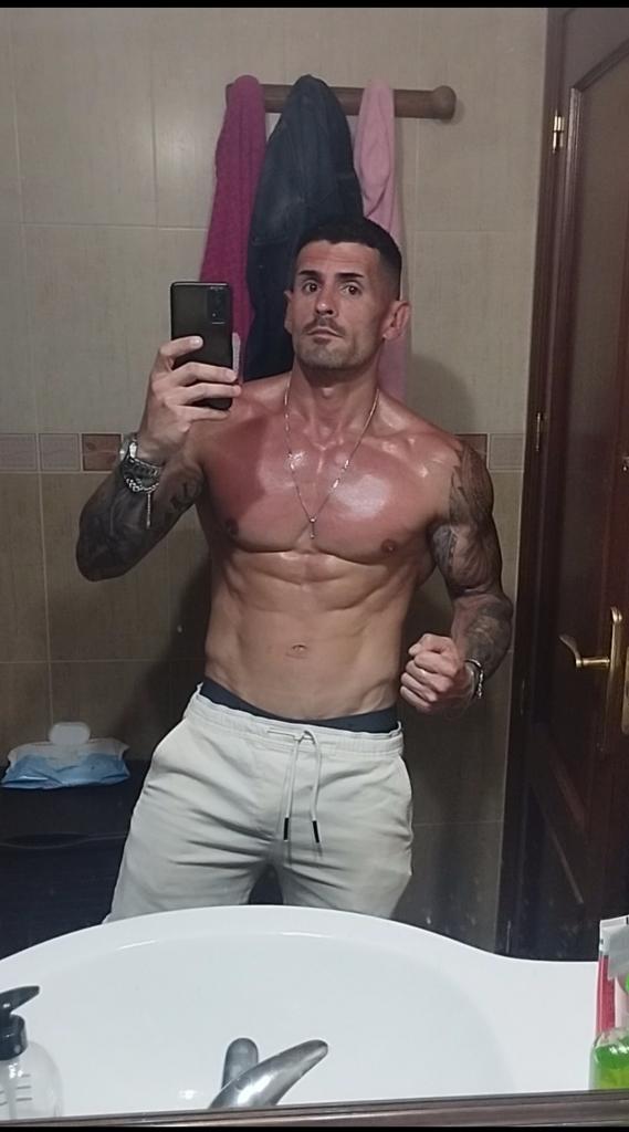 603869050: Chico busca chica en Sevilla