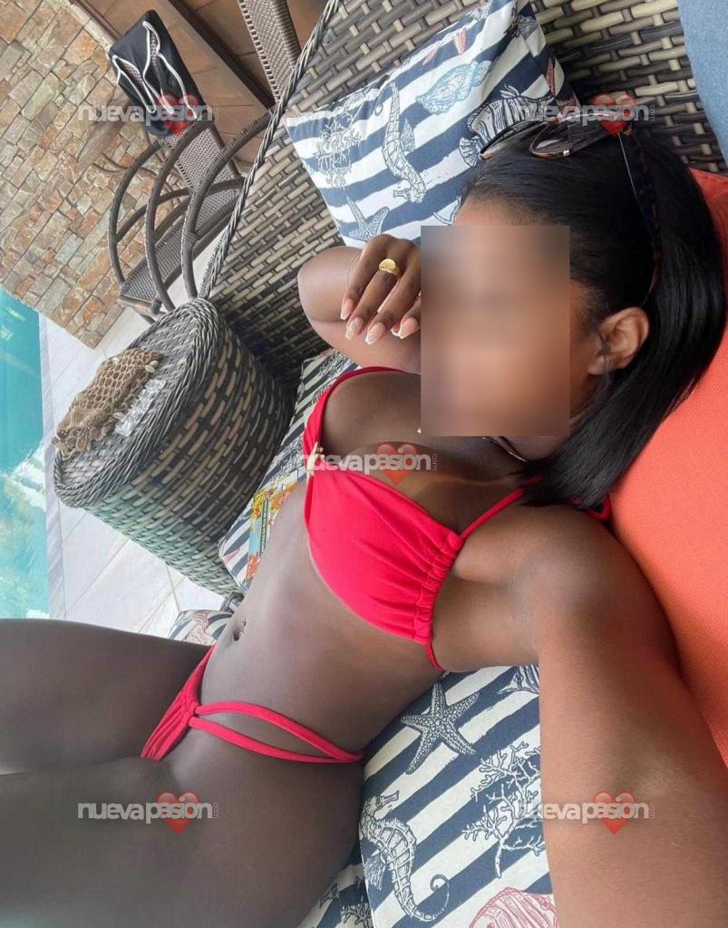 633882439: Chica busca chico en Málaga