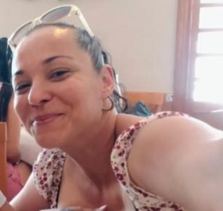 667605351: Chica busca chico en Valencia