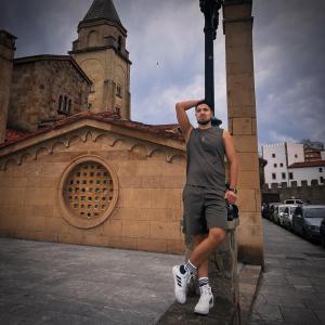 604118311: Chico busca chica en Asturias