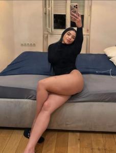 666833874: Chica busca chico en Sevilla