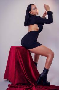 664467672: Chica busca chico en Madrid