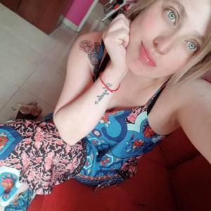 647268937: Chica busca chico en Cádiz