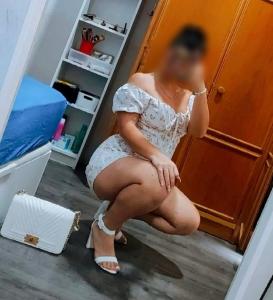 643561764: Chica busca chico en Barcelona