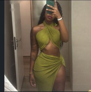 664085854: Chica busca chico en Granada