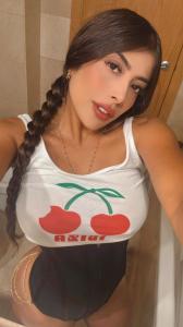 631294369: Chica busca chico en Barcelona