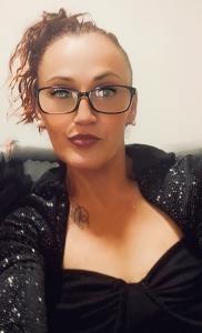 667043580: Chica busca chico en Murcia