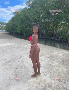 633882439: Chica busca chico en Málaga