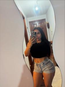 663183081: Chica busca chico en Sevilla