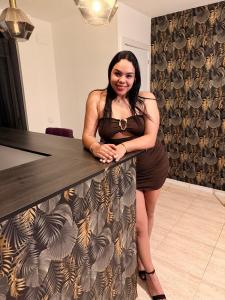 617746381: Chica busca chico en Madrid
