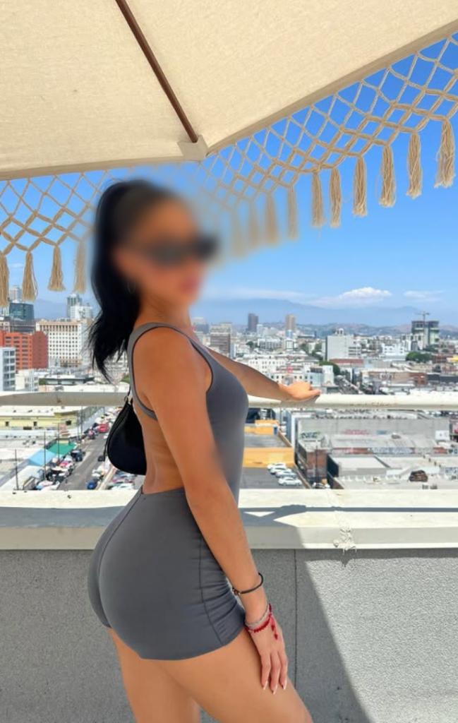 643705360: Chica busca chico en Málaga