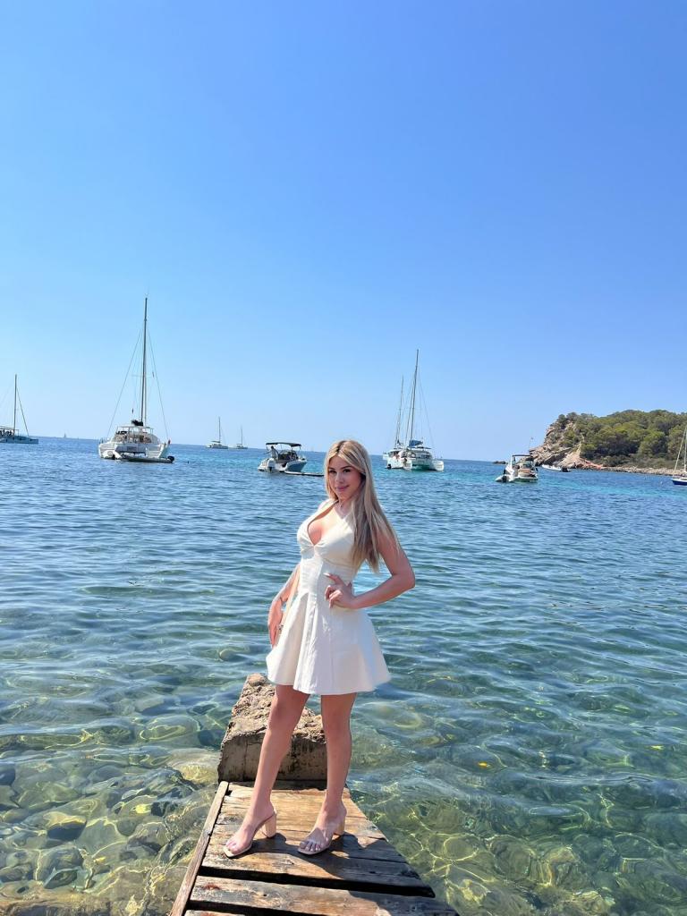 624753740: Chica busca chico en Madrid