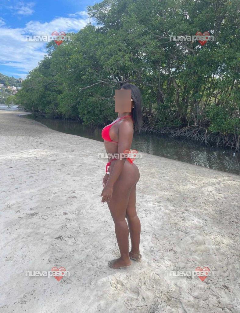 633882439: Chica busca chico en Málaga