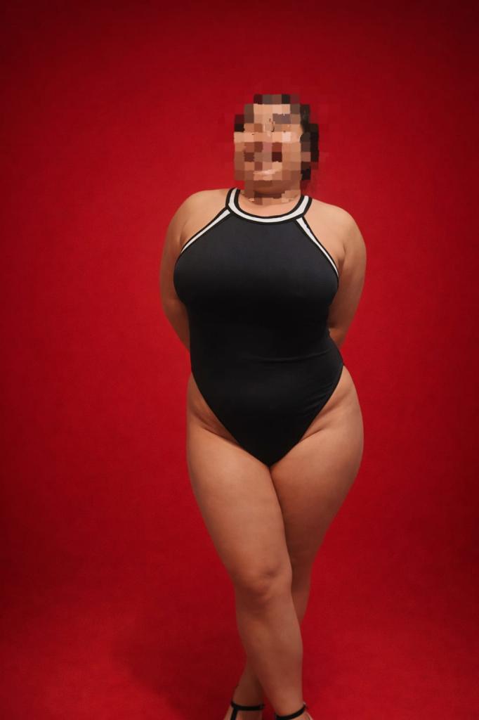 Chica busca chico en Ibiza: 