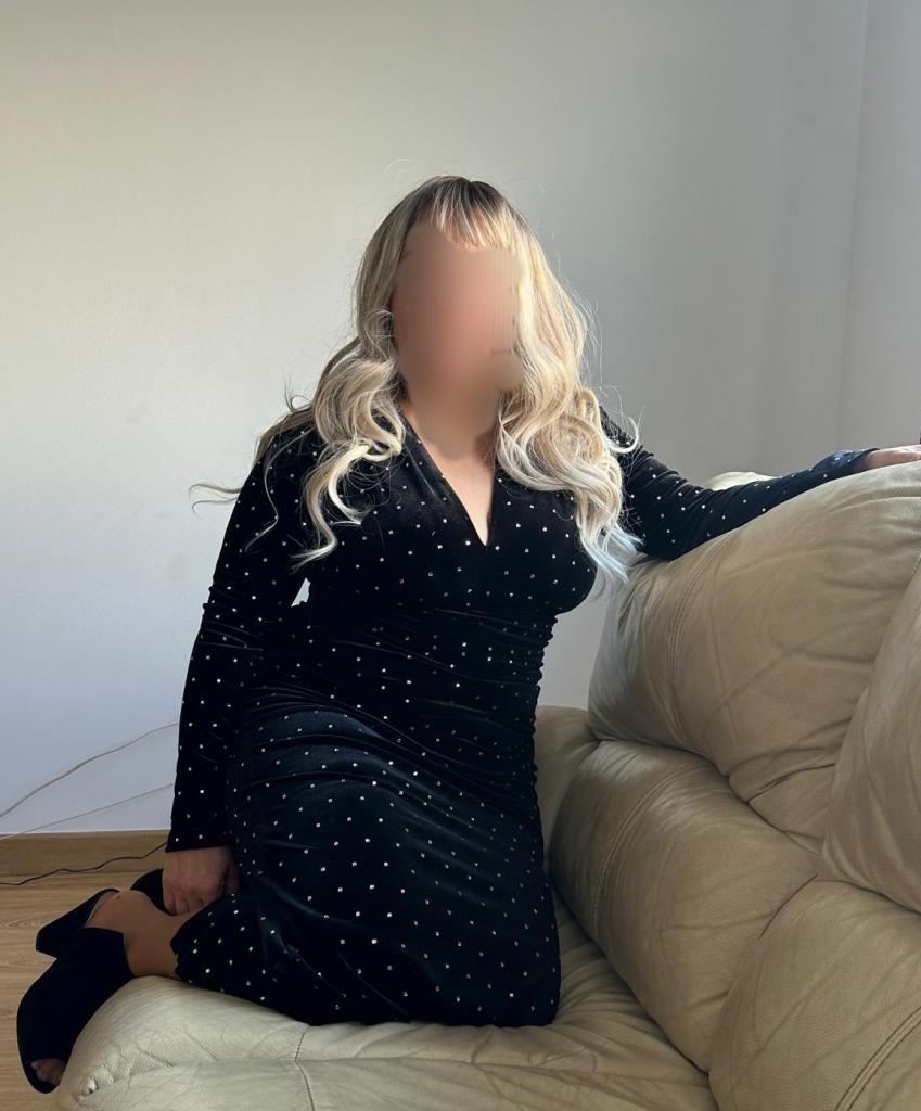Chica busca chico en Almería: 