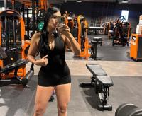 647215743: Chica busca chico en Madrid