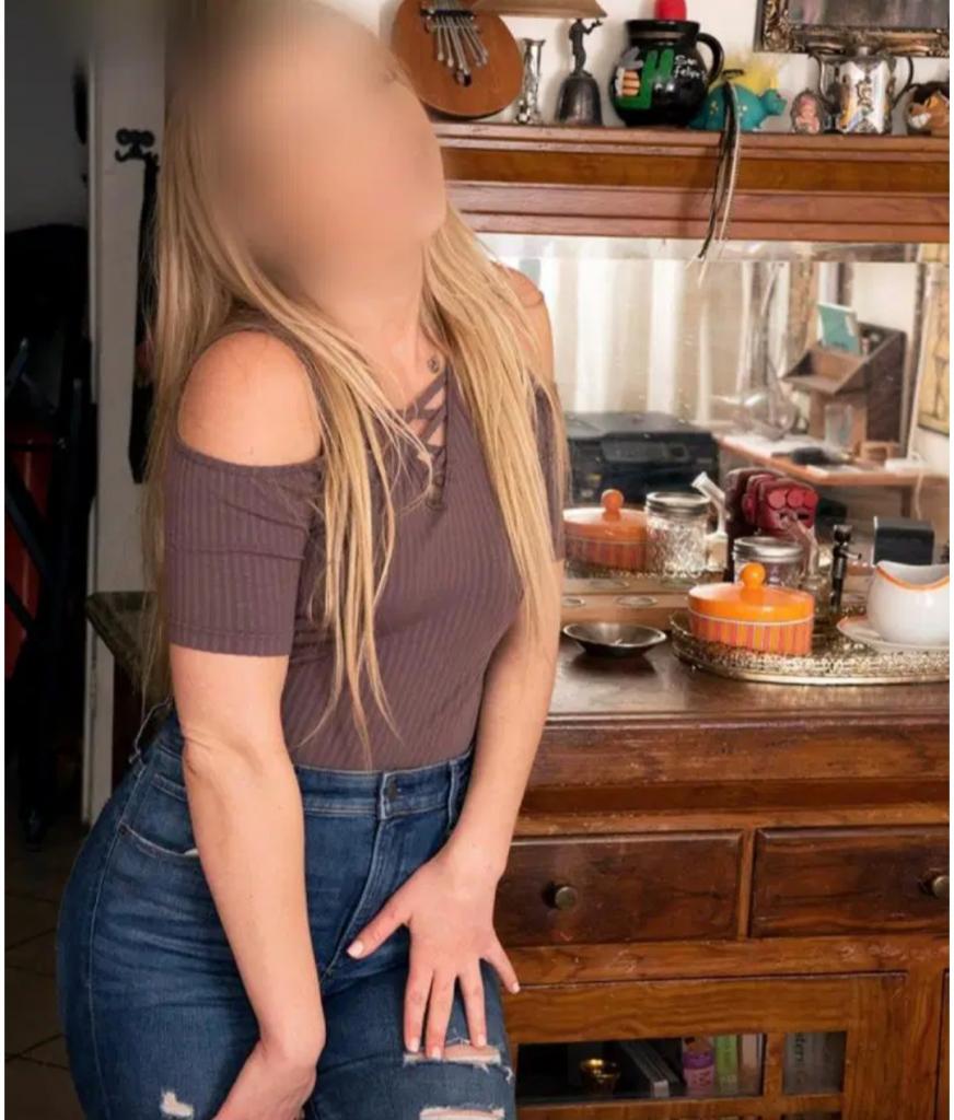 Chica busca chico en La Coruña: 