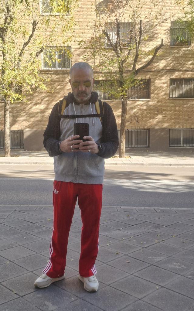 614164070: Chico busca chica en Granada