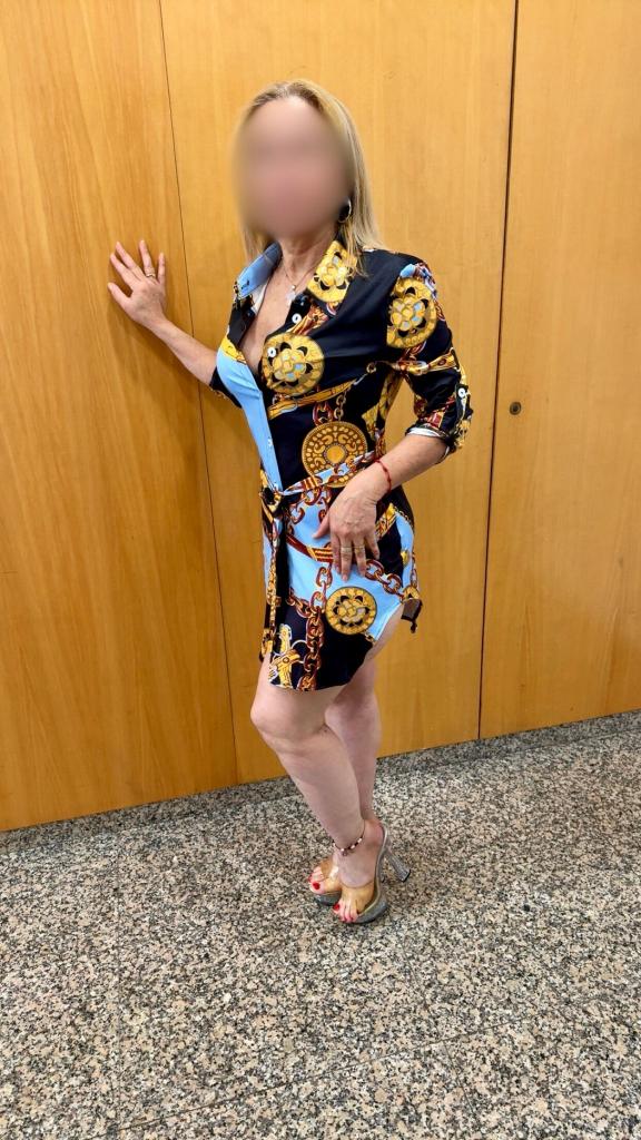 631029847: Chica busca chico en Gerona