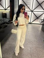 682419015: Chica busca chico en Navarra