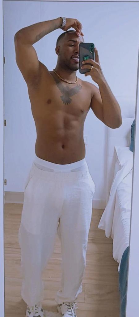 Chico busca chica en Sevilla: 