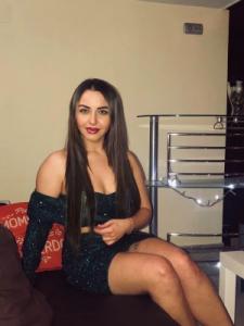 631552681: Chica busca chico en Sevilla