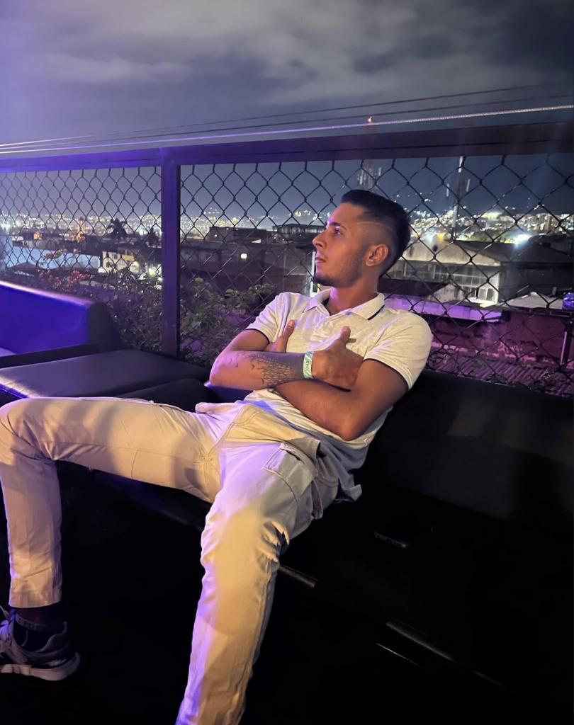 612200728: Chico busca chica en Valencia