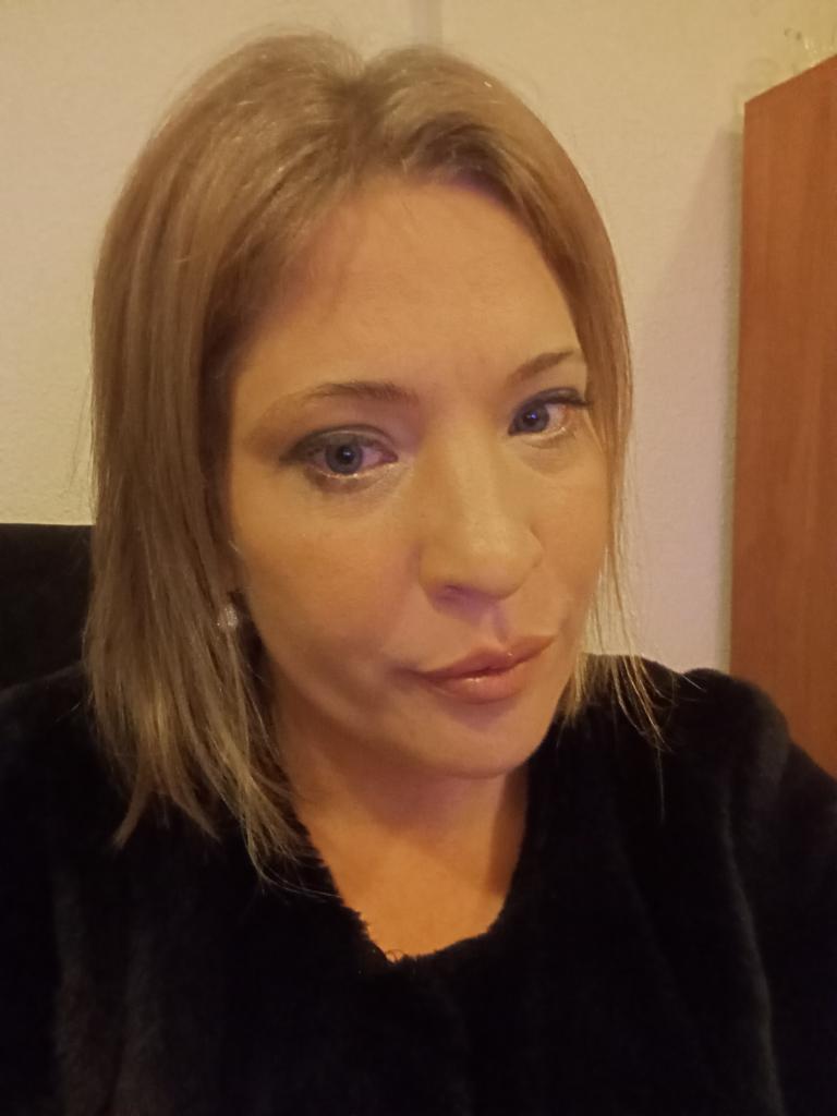 Chica busca chico en Almería: 