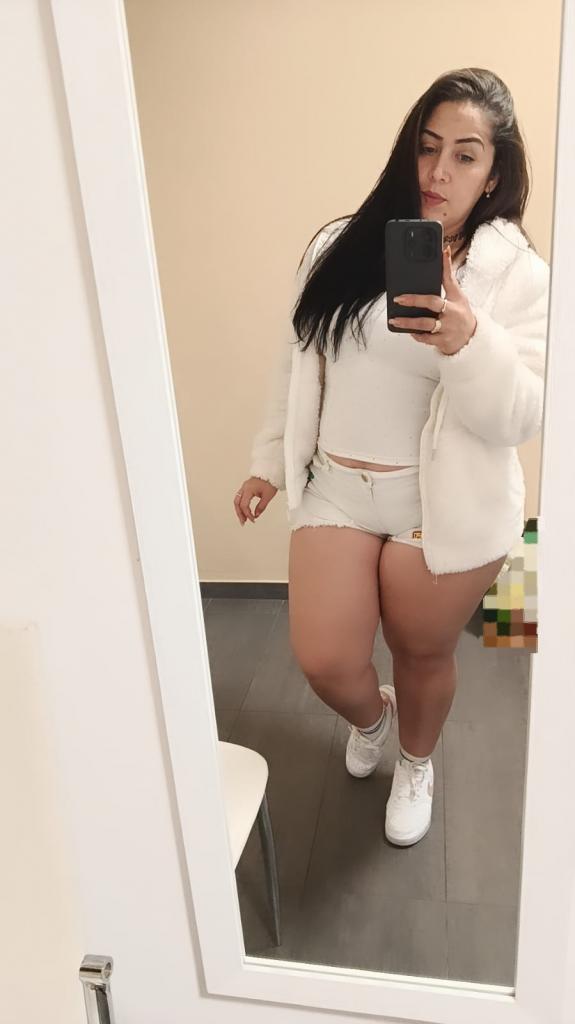 612490146: Chica busca chico en Madrid