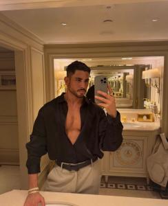 607855219: Chico busca chica en Málaga