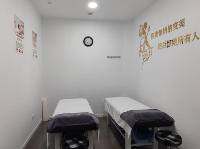 695782767: Chica busca chico en Barcelona