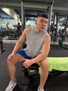 688753947: Chico busca chica en Valencia