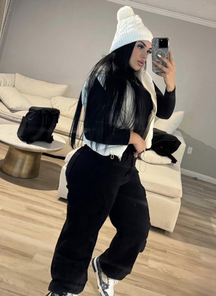 611335563: Chica busca chico en Barcelona