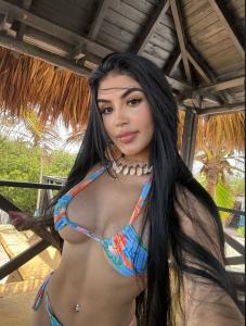 657339213: Chica busca chico en Ibiza